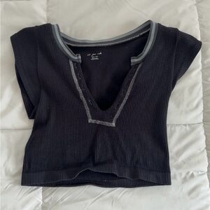 Ribbed V-Neck Crop Top - Black with Gray Trim